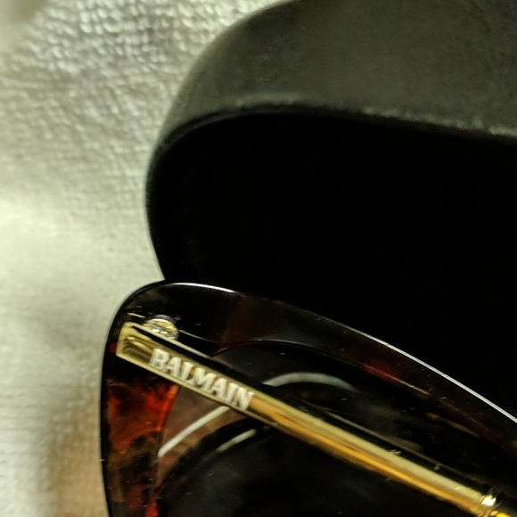 💕☀️NWT Balmain Sunglasses - Picture 3 of 3